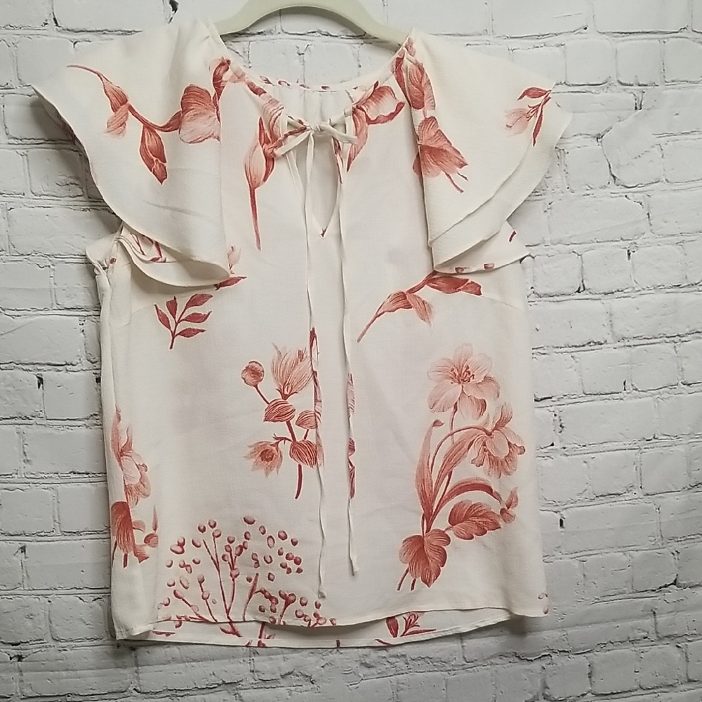 MOTF womens top size XSmall Flutter Sleeves w/ ruffle EUC